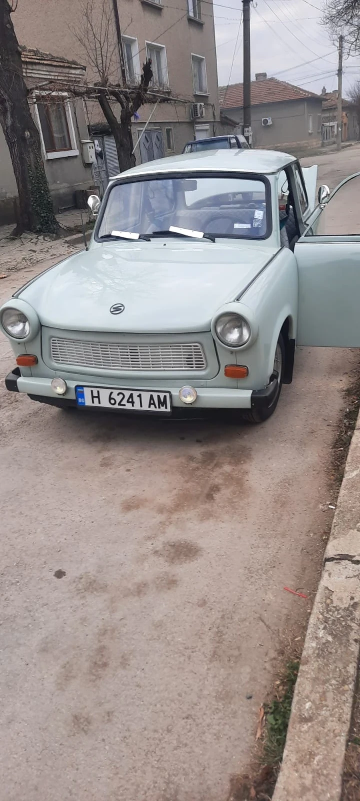 Trabant 601 Напълно реставриран!!!, снимка 6 - Автомобили и джипове - 48969599