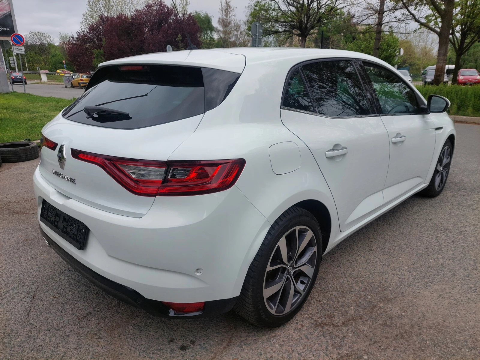 Renault Megane 1, 5d 110ps BOSE - изображение 4