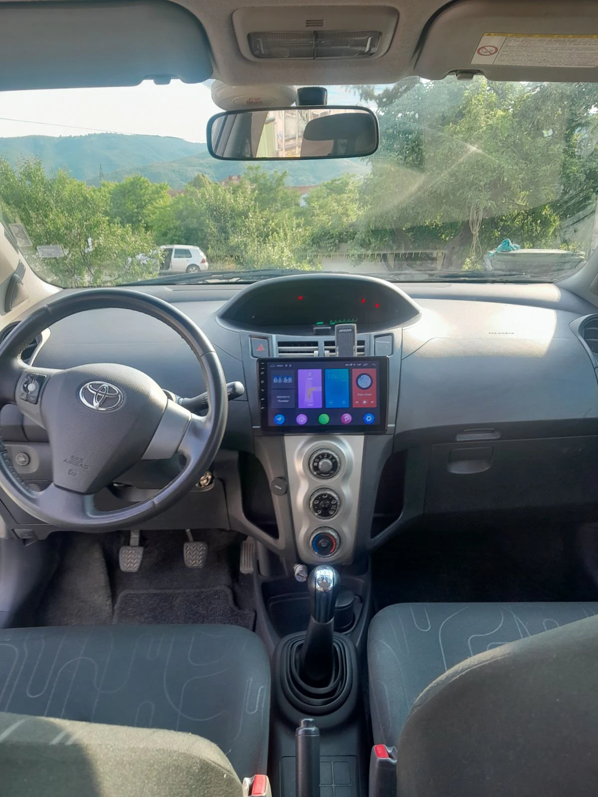Toyota Yaris  - изображение 4
