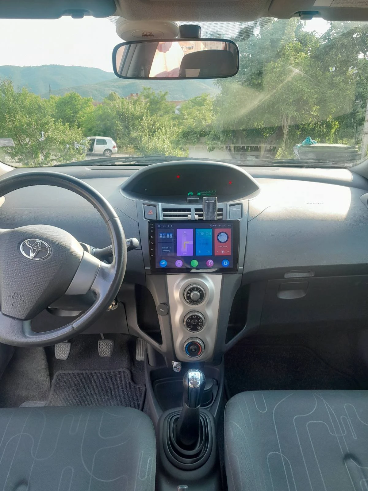 Toyota Yaris  - изображение 3