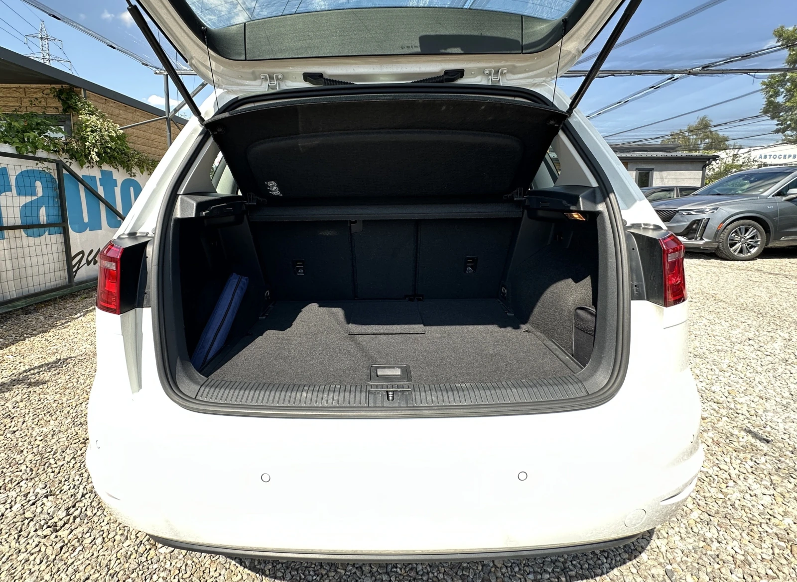 VW Sportsvan 1.6TDI   | Mobile.bg   11