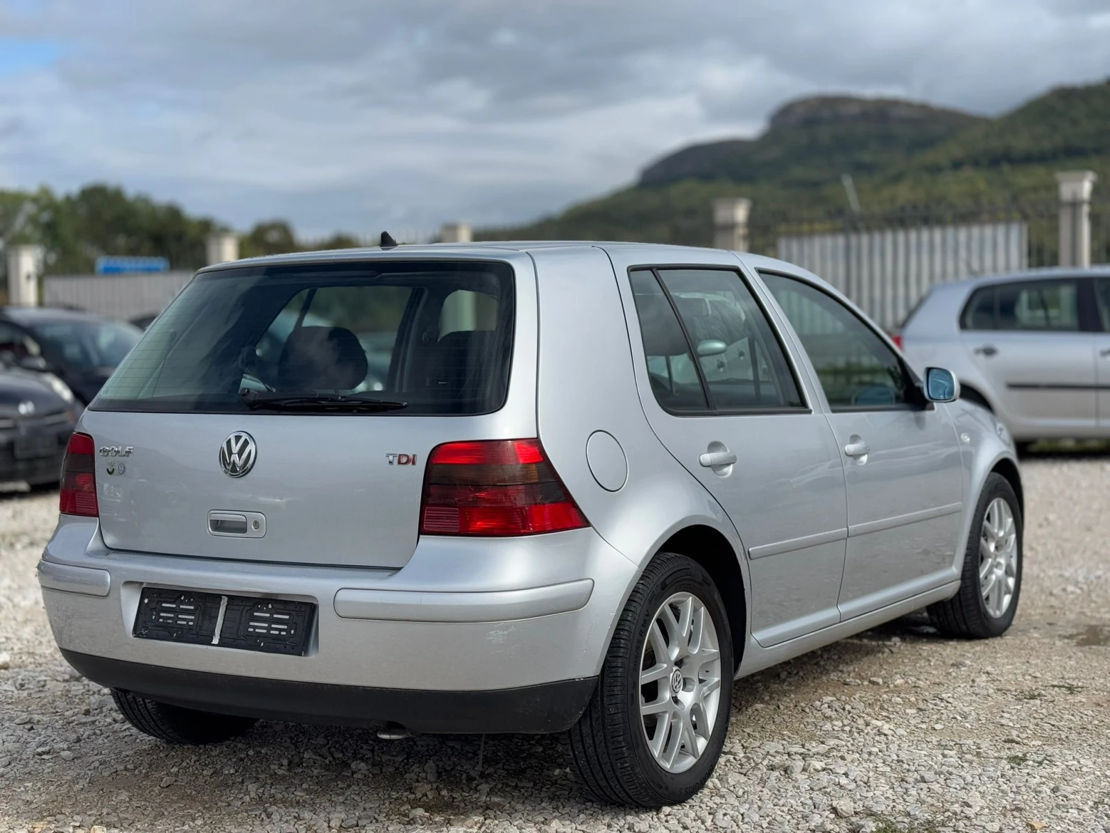 VW Golf 1.9 дизел 131кс. Италия - изображение 5