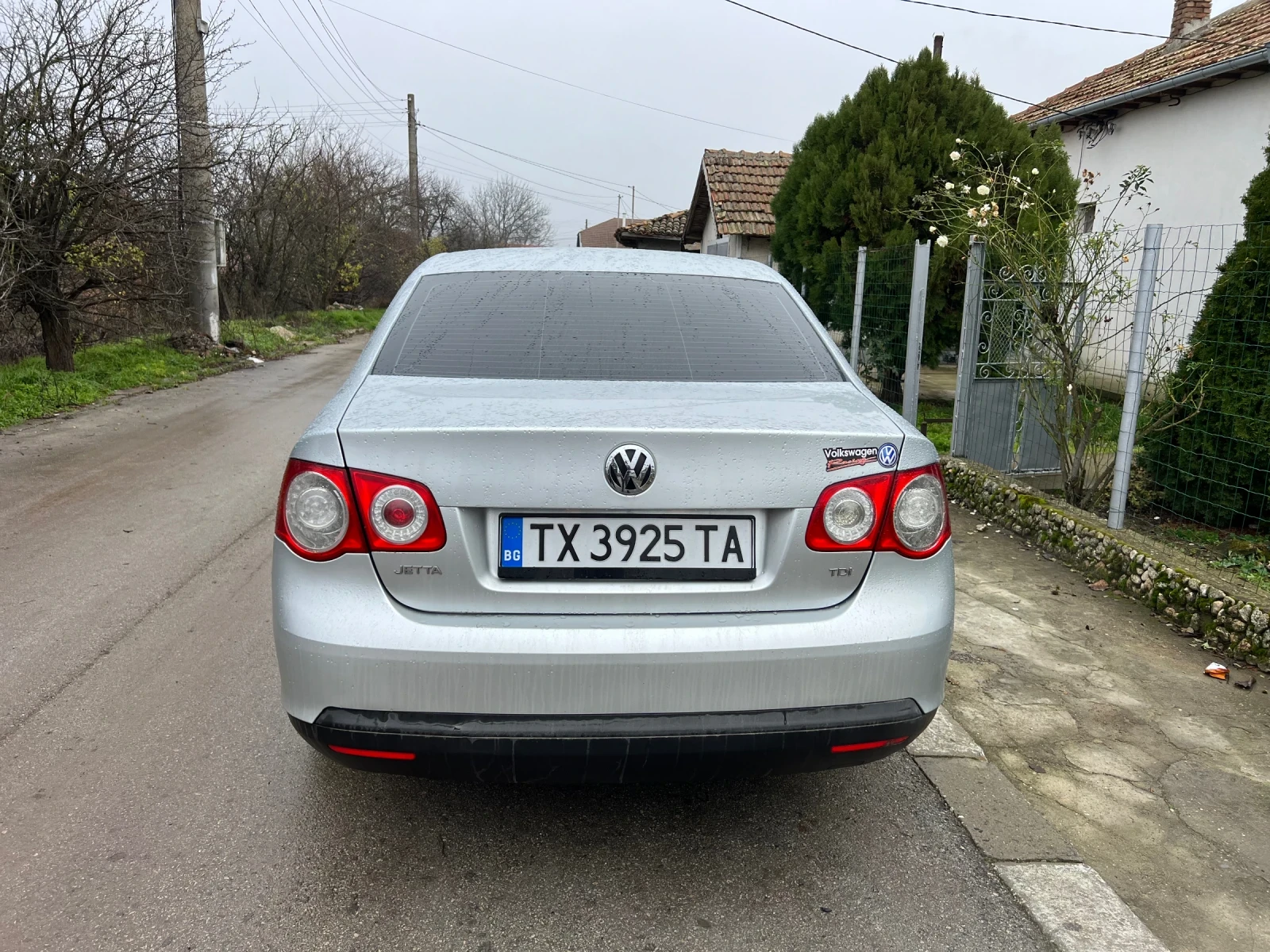 VW Jetta 1.9 TDI 105 к.с - изображение 5