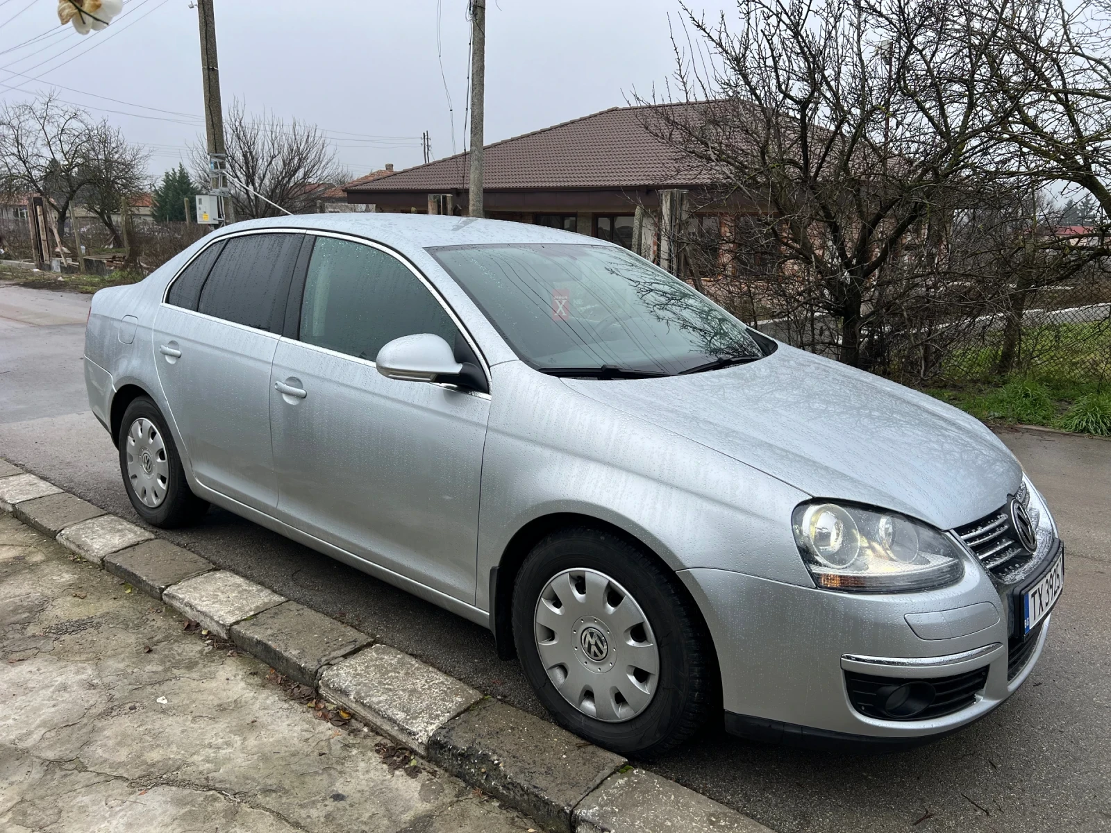 VW Jetta 1.9 TDI 105 к.с - изображение 4