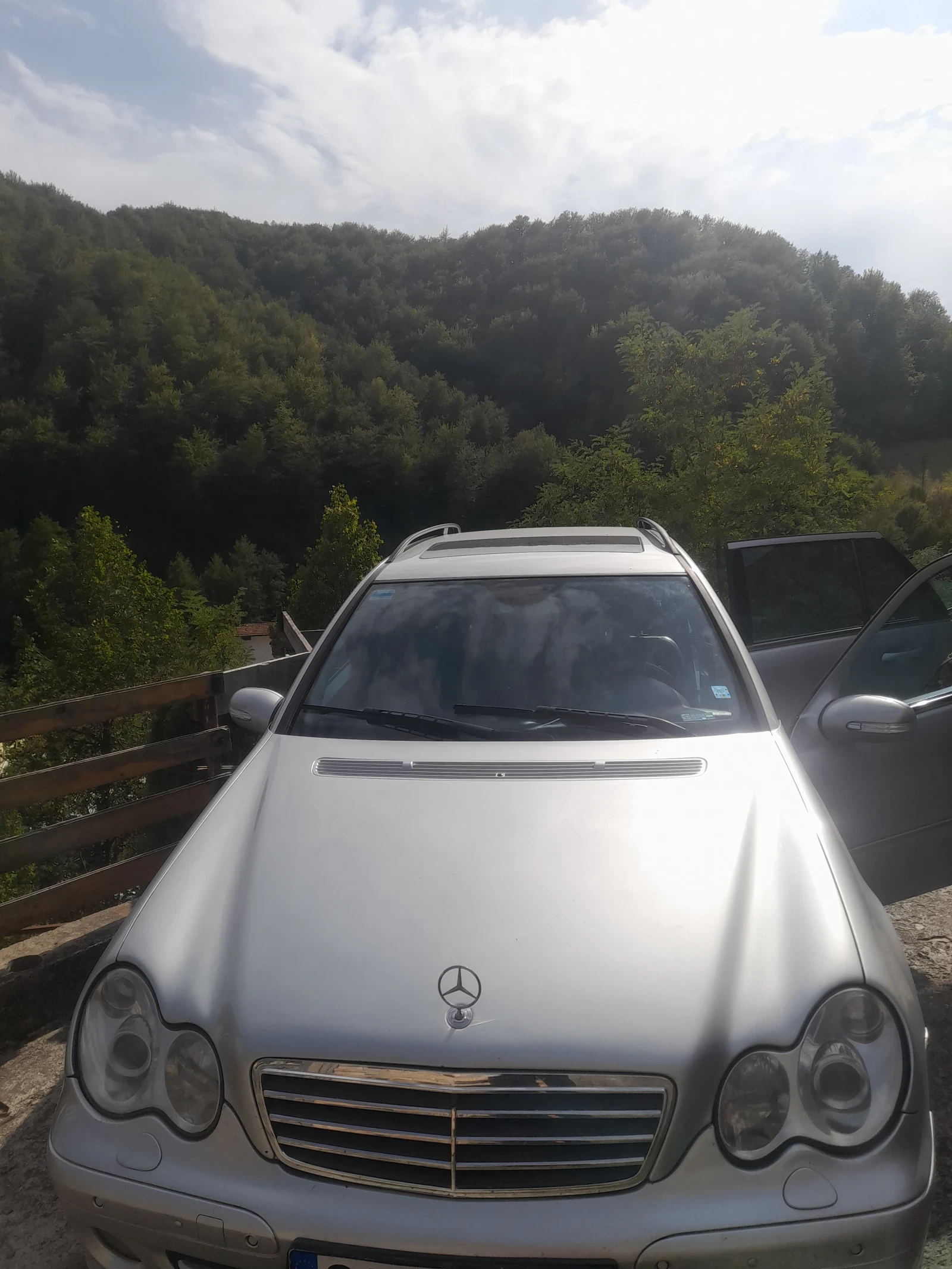 Mercedes-Benz C 320  - изображение 4