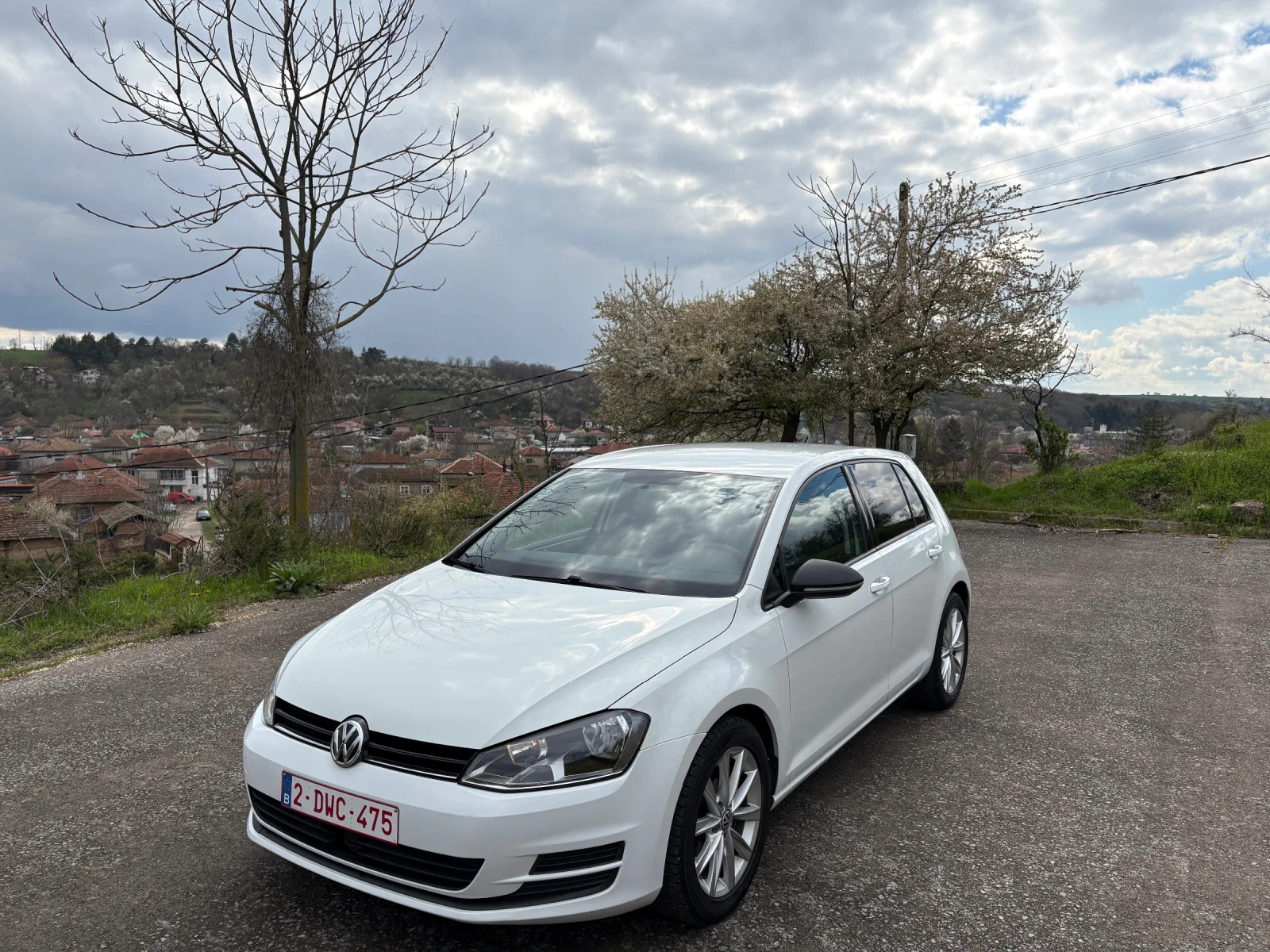 VW Golf 1.6TDI R-Line, снимка 2 - Автомобили и джипове - 54175856