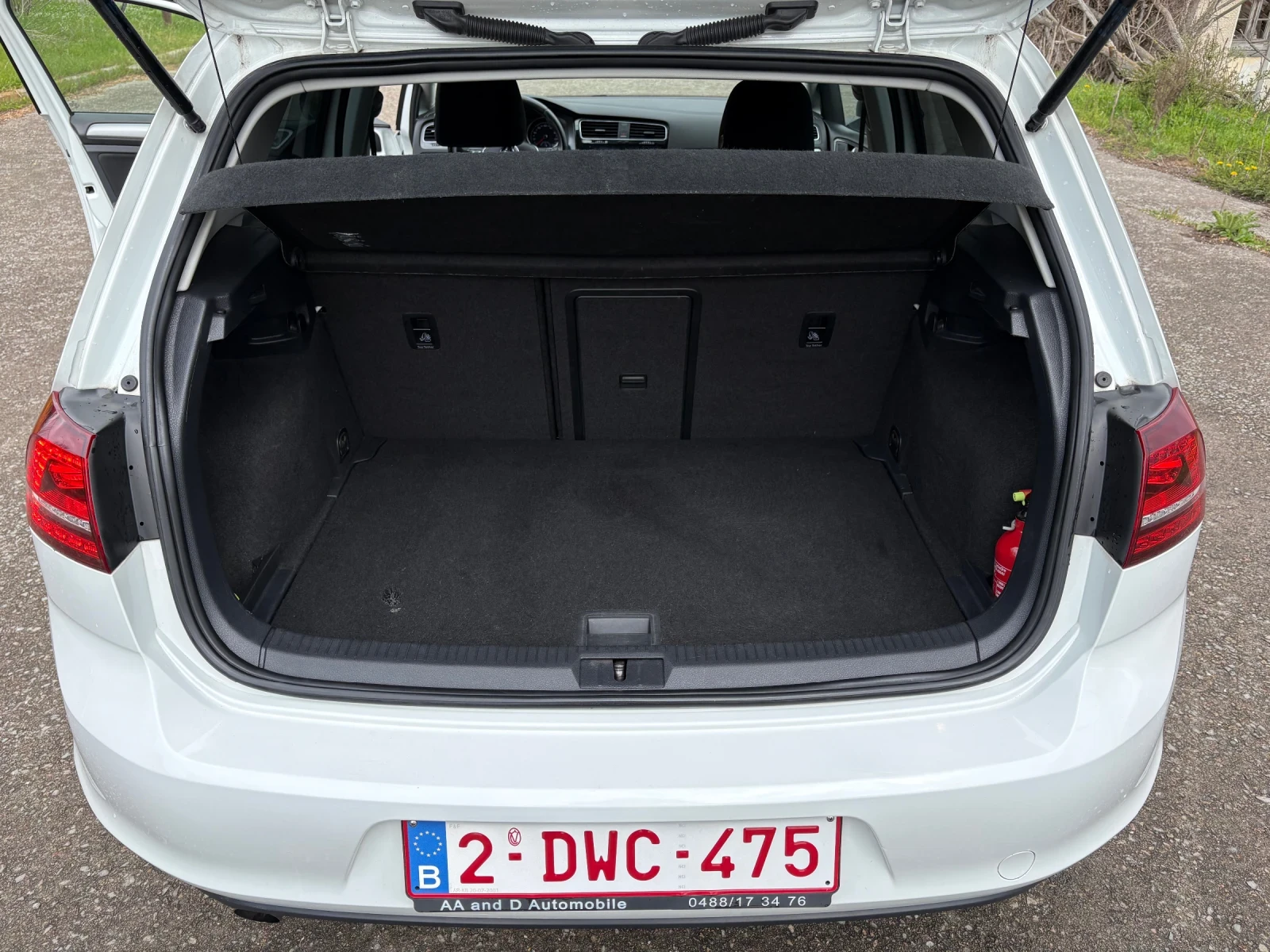 VW Golf 1.6TDI R-Line, снимка 12 - Автомобили и джипове - 54175856