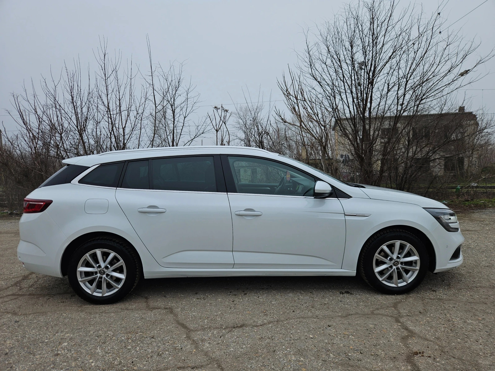 Renault Megane 1.3 Tce/140к.с./Intense, снимка 8 - Автомобили и джипове - 54295667