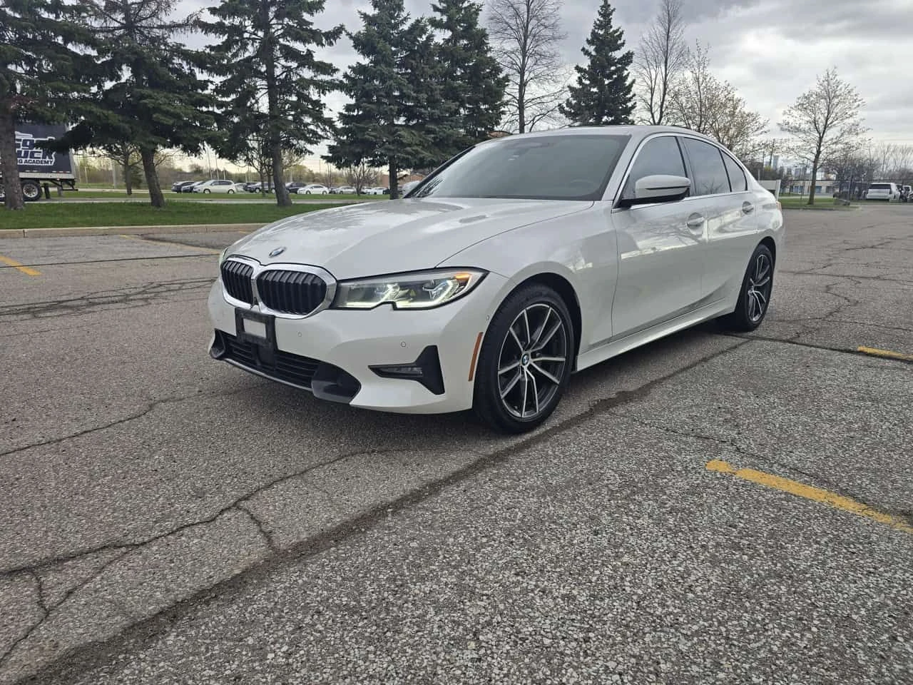 BMW 330 330i xDrive Sedan  CARFAX, снимка 10 - Автомобили и джипове - 54396679