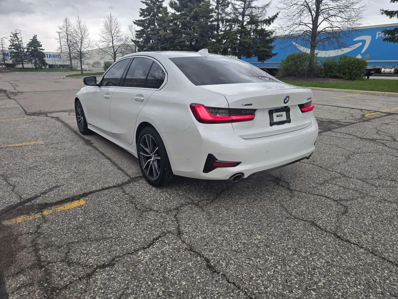BMW 330 330i xDrive Sedan  CARFAX, снимка 11 - Автомобили и джипове - 54396679