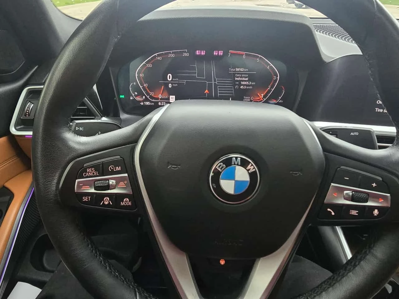 BMW 330 330i xDrive Sedan  CARFAX, снимка 8 - Автомобили и джипове - 54396679
