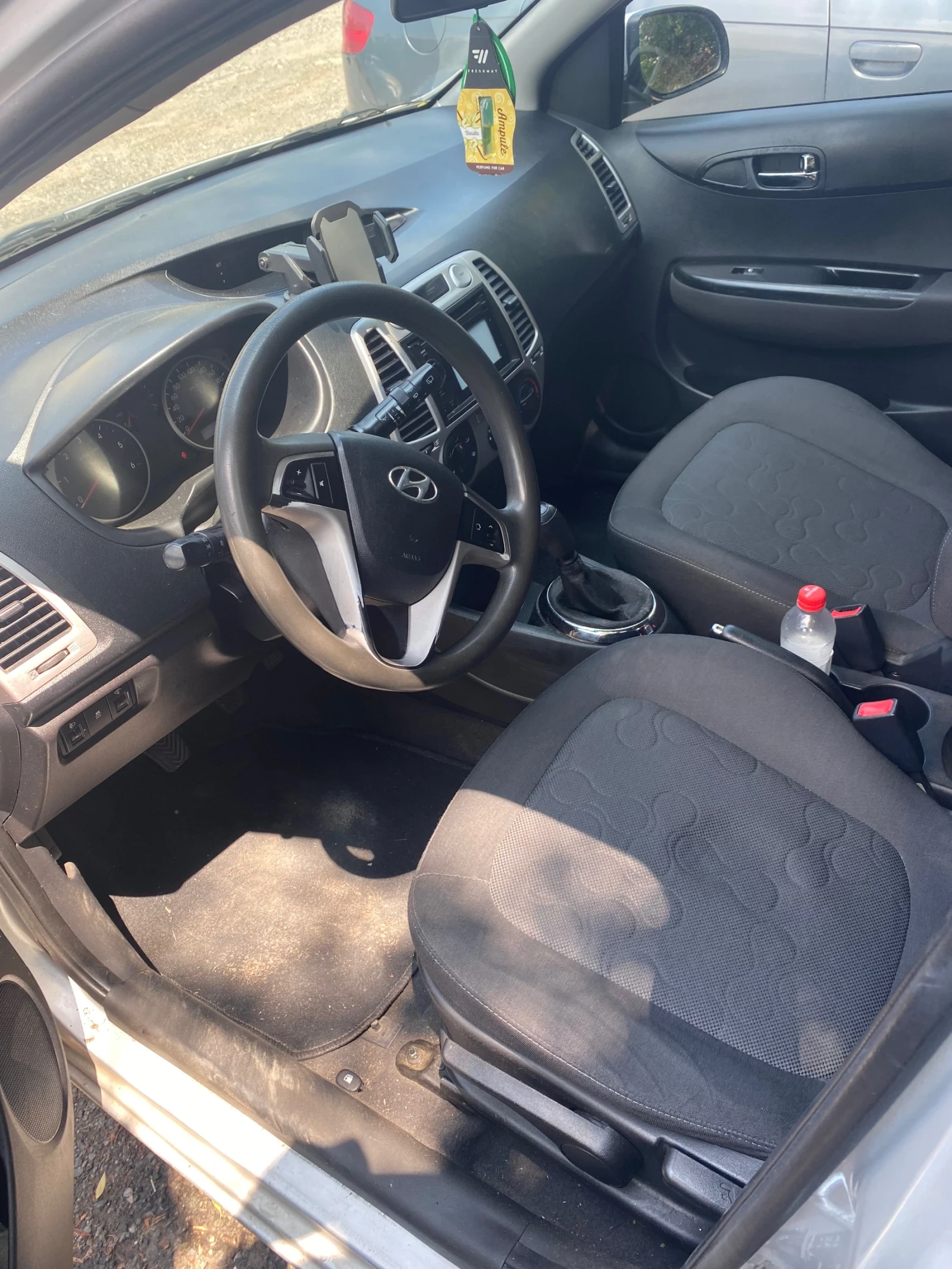Hyundai I20, снимка 5 - Автомобили и джипове - 55144373