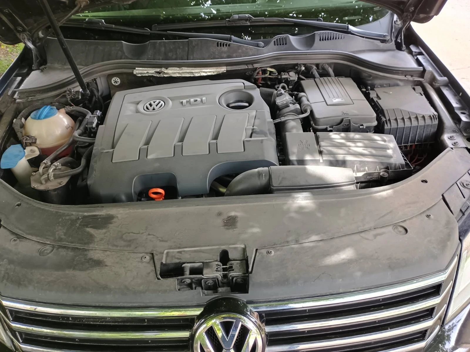 VW Passat 1600 TDI, снимка 12 - Автомобили и джипове - 55422627