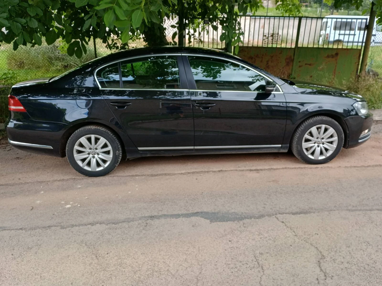 VW Passat 1600 TDI, снимка 9 - Автомобили и джипове - 55422627