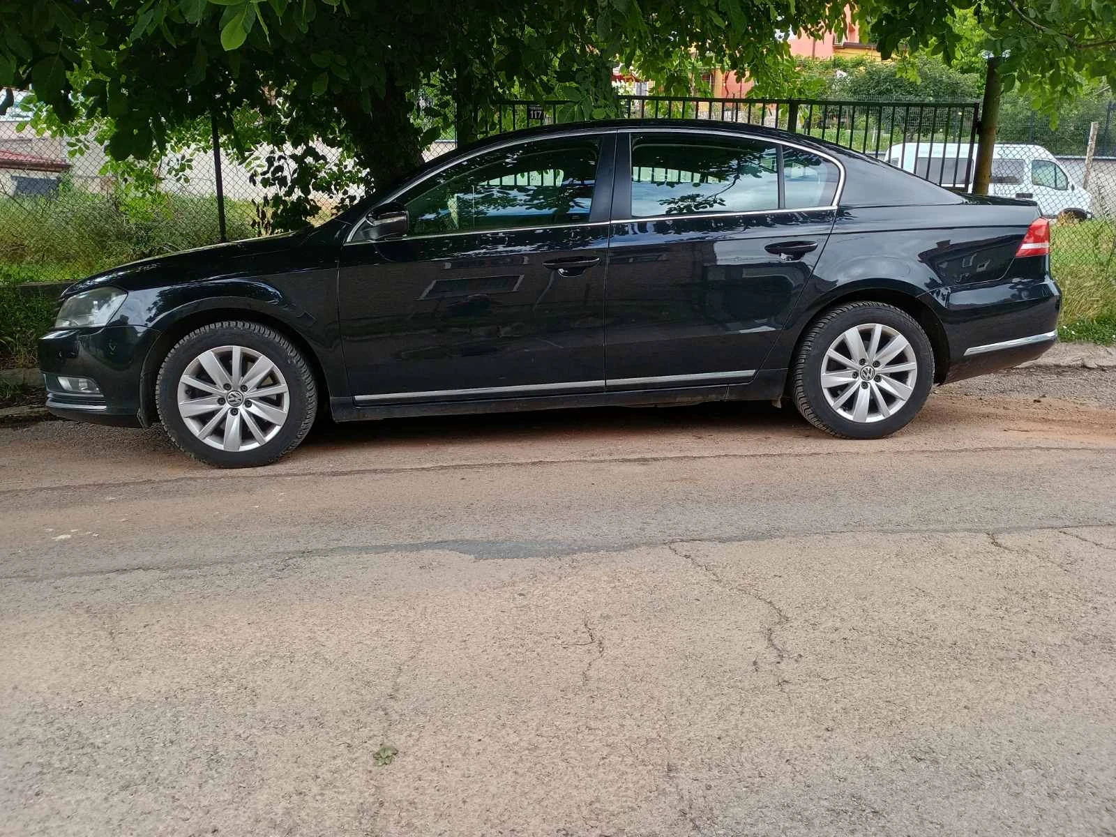 VW Passat 1600 TDI, снимка 10 - Автомобили и джипове - 55422627