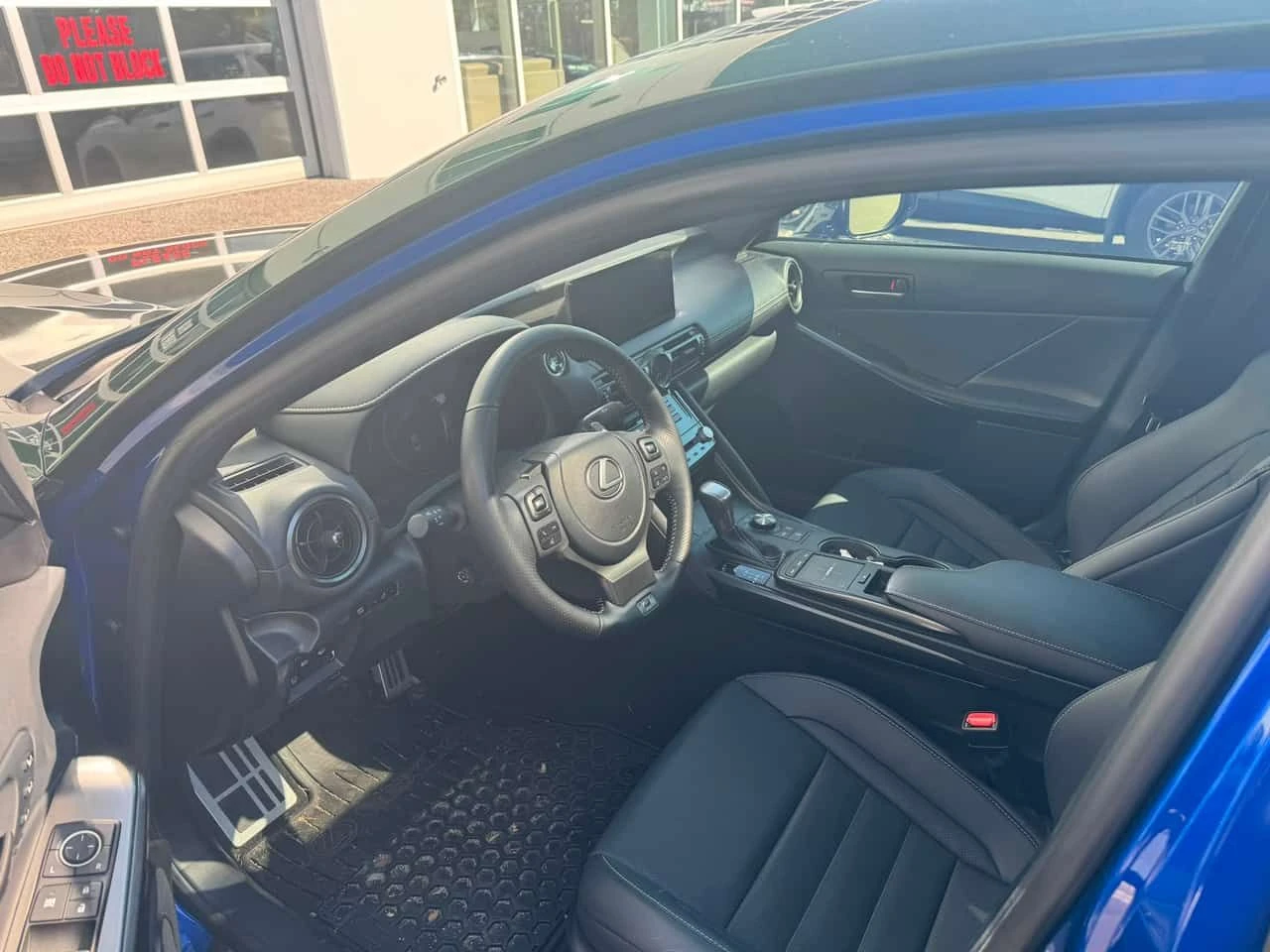 Lexus IS * 500 * CARFAX * ОПЦИЯ ЗА ФИНАНСИРАНЕ, снимка 9 - Автомобили и джипове - 55591651