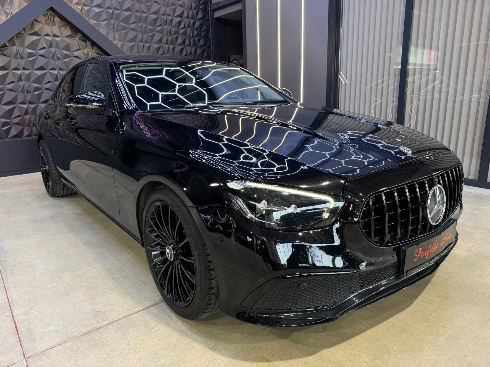 Mercedes-Benz E 220 d * BLACK OPTIC * 