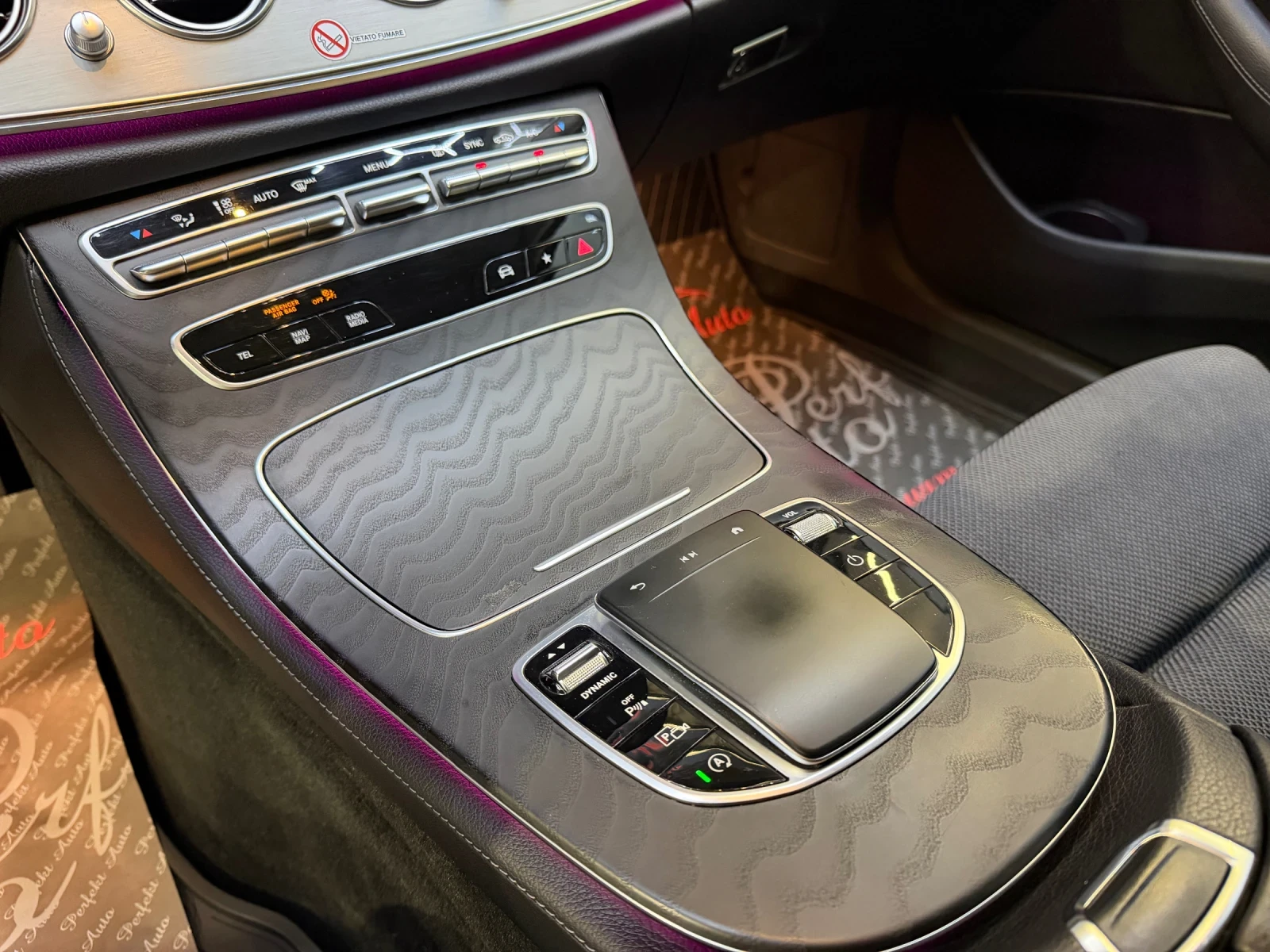 Mercedes-Benz E 220 d * BLACK OPTIC * , снимка 7 - Автомобили и джипове - 55663728