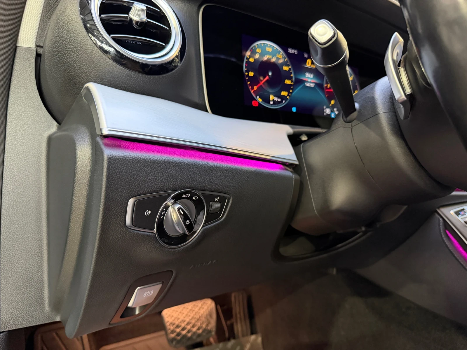 Mercedes-Benz E 220 d * BLACK OPTIC * , снимка 10 - Автомобили и джипове - 55663728