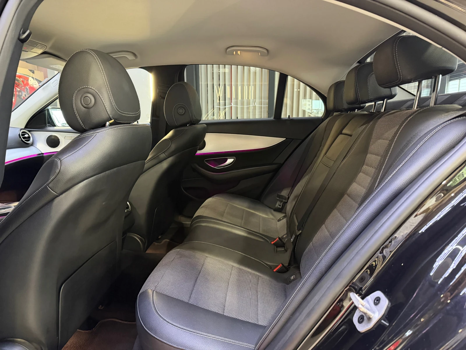 Mercedes-Benz E 220 d * BLACK OPTIC * , снимка 4 - Автомобили и джипове - 55663728