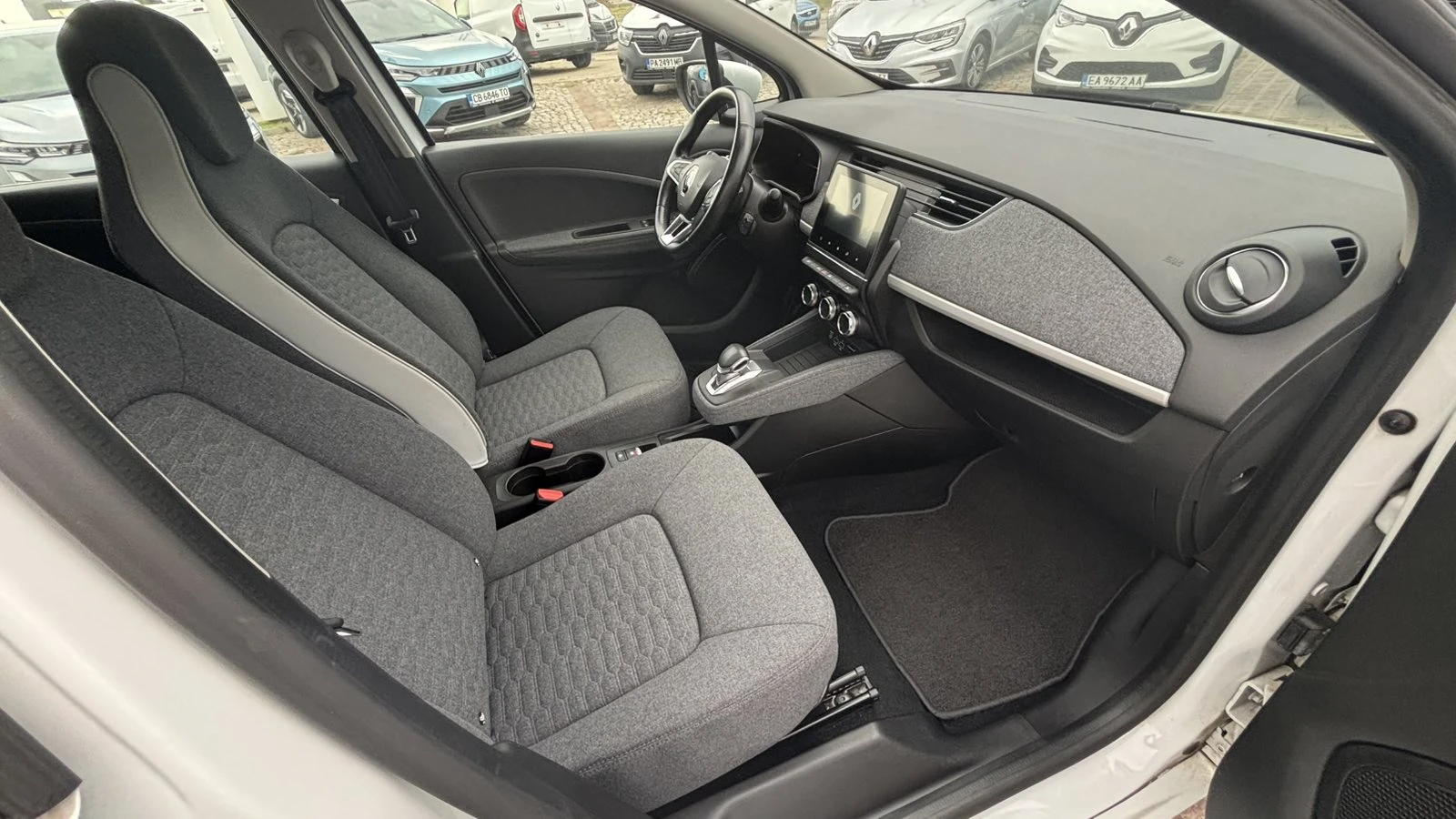 Renault Zoe, снимка 7 - Автомобили и джипове - 55825475