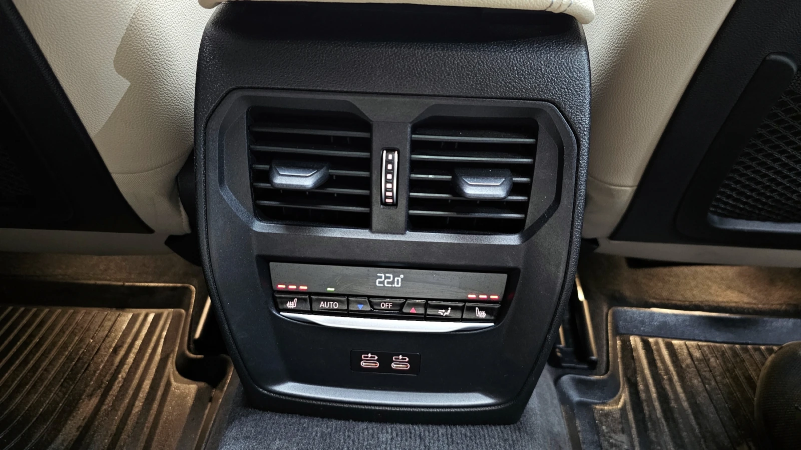 BMW 340 i ' DISTRONIC ' HUD ' 360 , снимка 14 - Автомобили и джипове - 55902964