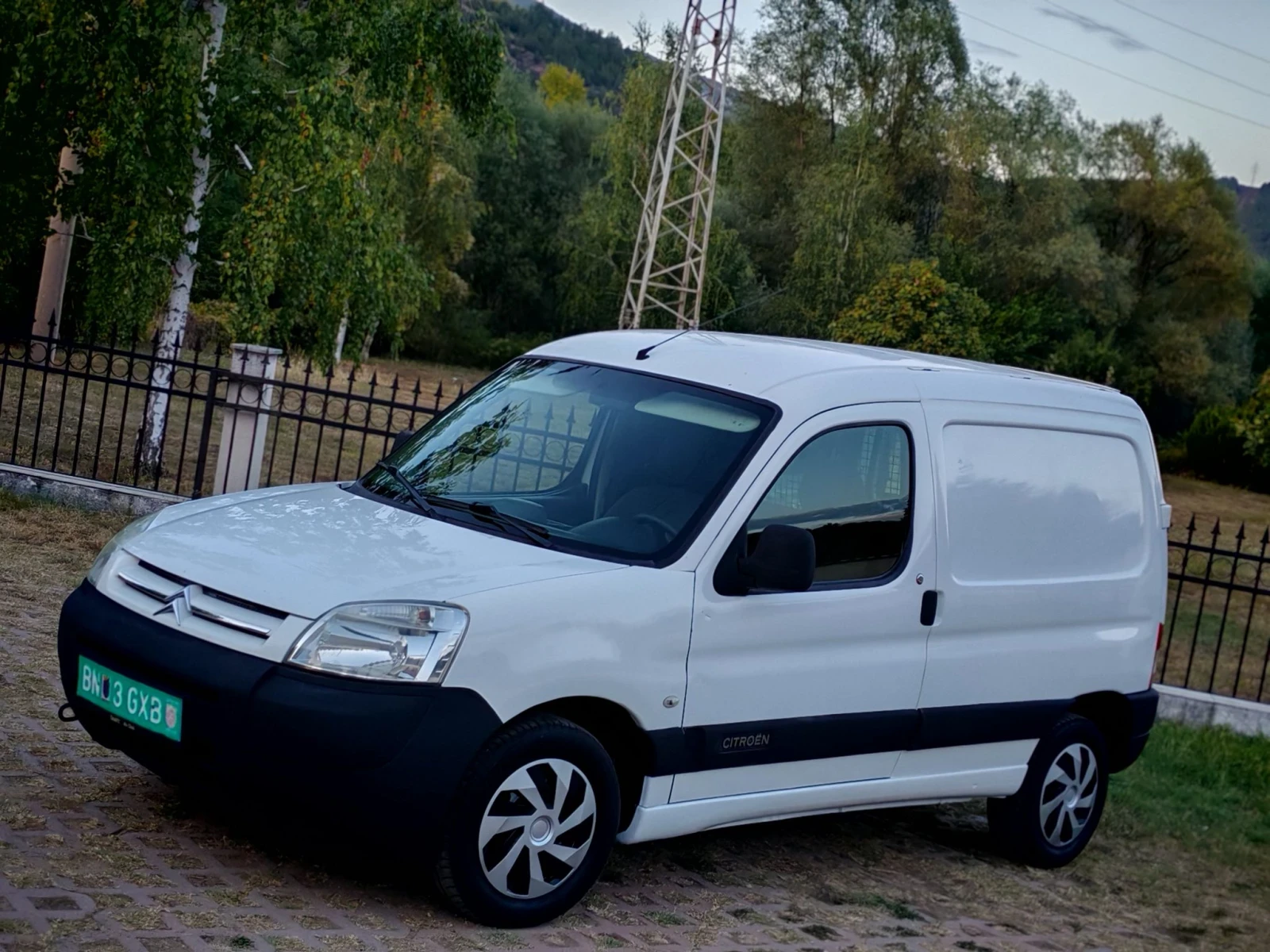 Citroen Berlingo 1.6HDI(90)* КЛИМАТИК* FACELIFT* НОВ ВНОС* , снимка 3 - Автомобили и джипове - 55931403