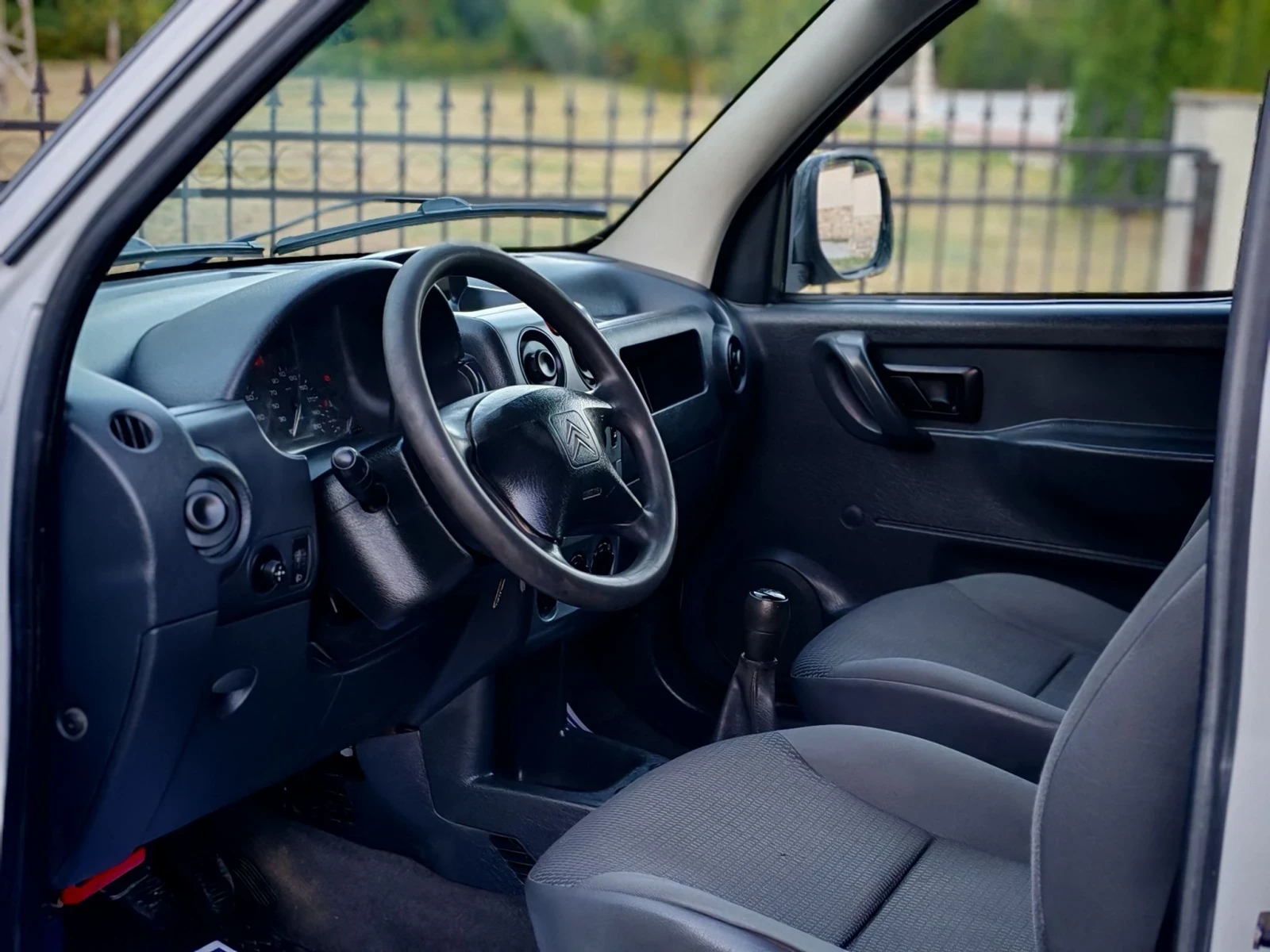 Citroen Berlingo 1.6HDI(90)* КЛИМАТИК* FACELIFT* НОВ ВНОС* , снимка 12 - Автомобили и джипове - 55931403