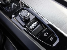 Volvo XC60 T8 R-Design Plug-in Hybrid AWD, снимка 17