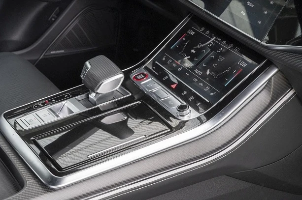 Audi RSQ8 = Black Optic Plus = Exclusive Design Гаранция, снимка 6 - Автомобили и джипове - 52811727