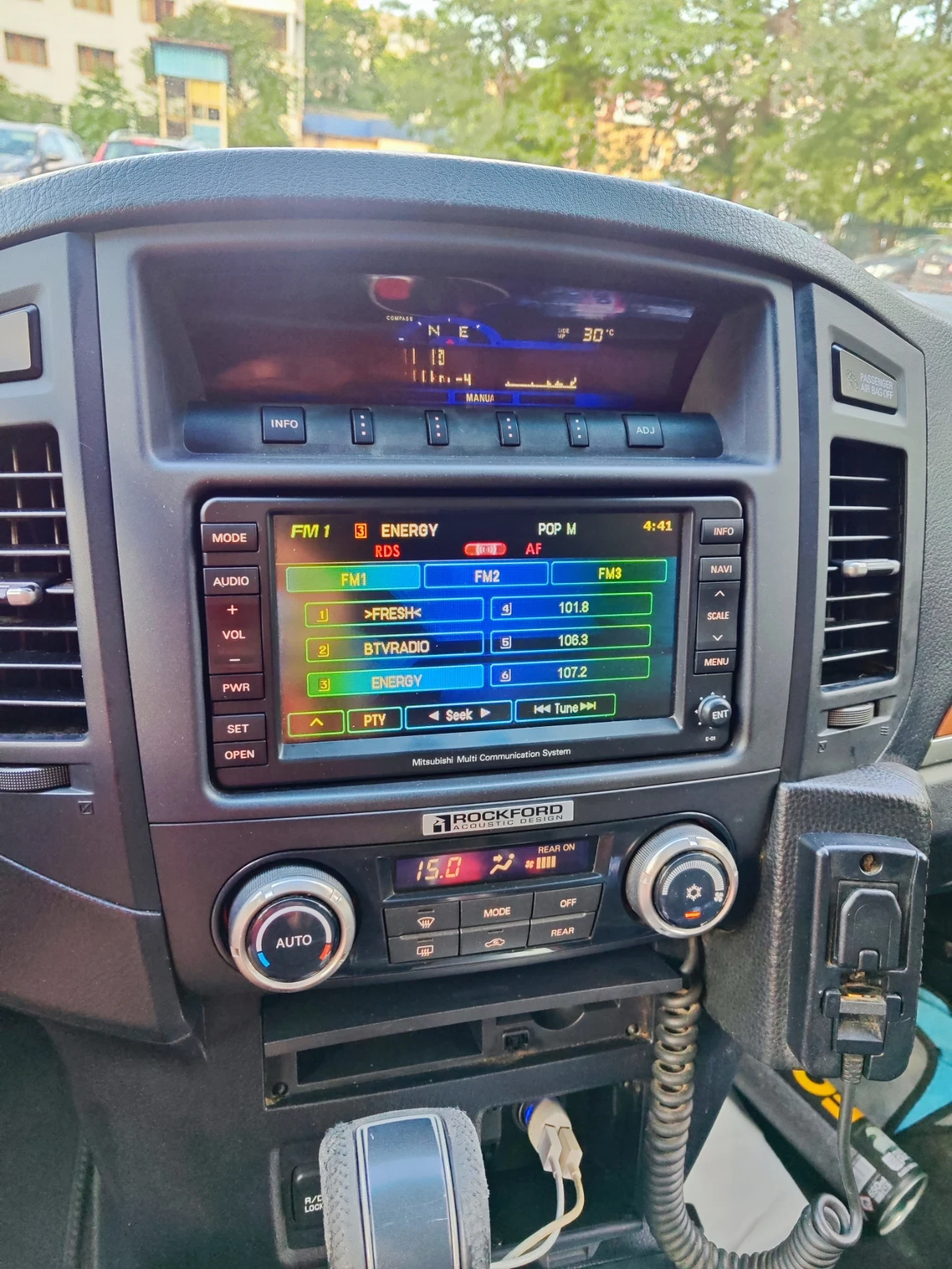 Mitsubishi Pajero 3.2 DID 4X4 - изображение 10
