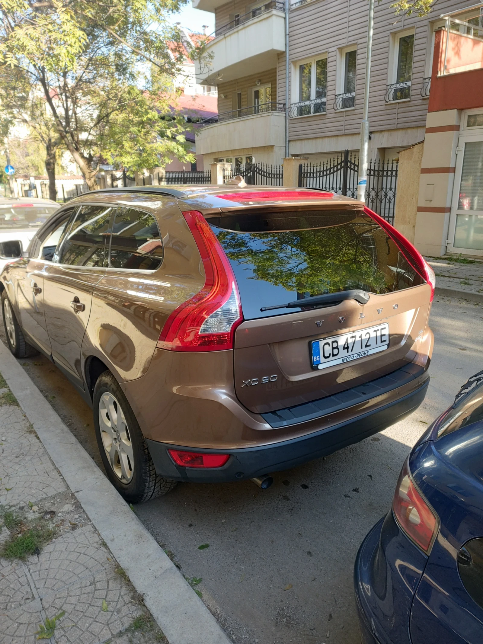 Volvo XC60 D5AWD - изображение 4