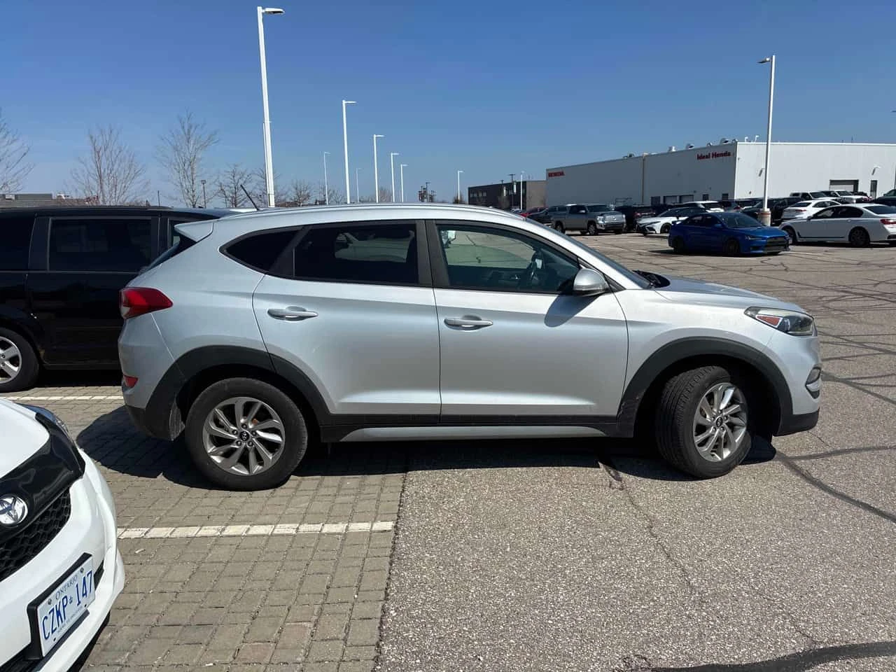 Hyundai Tucson * Premium * ПОДГРЕВ * КАМЕРА * ПАМЕТ, снимка 3 - Автомобили и джипове - 54150562