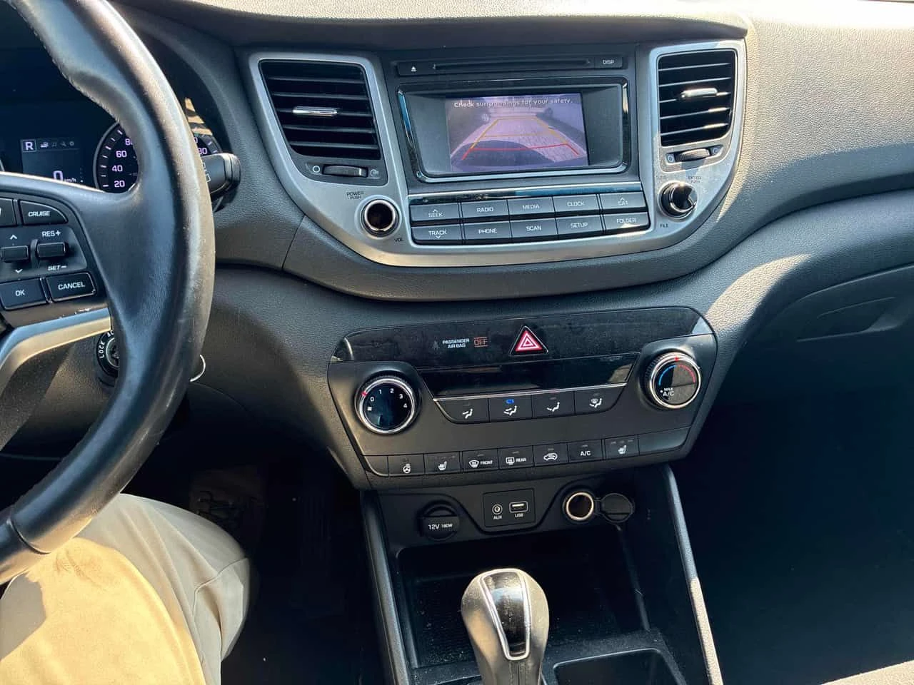 Hyundai Tucson * Premium * ПОДГРЕВ * КАМЕРА * ПАМЕТ, снимка 9 - Автомобили и джипове - 54150562