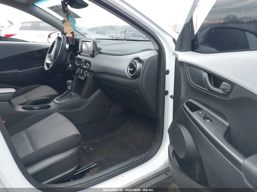 Hyundai Kona 2.0l Se, снимка 5 - Автомобили и джипове - 54619330