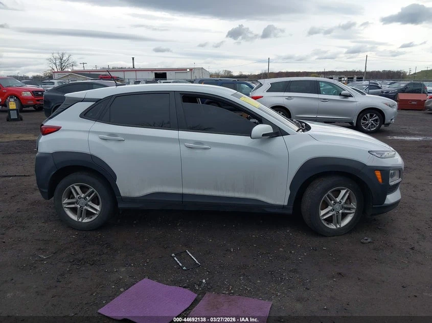 Hyundai Kona 2.0l Se, снимка 13 - Автомобили и джипове - 54619330