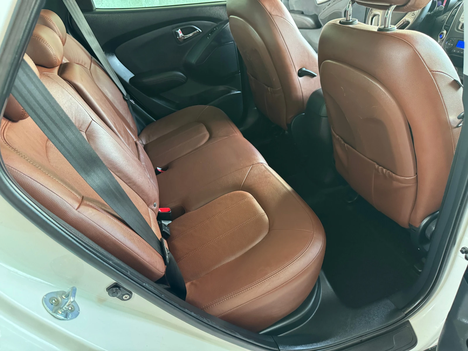 Hyundai IX35 2.0 AUTOMAT, снимка 8 - Автомобили и джипове - 54817279