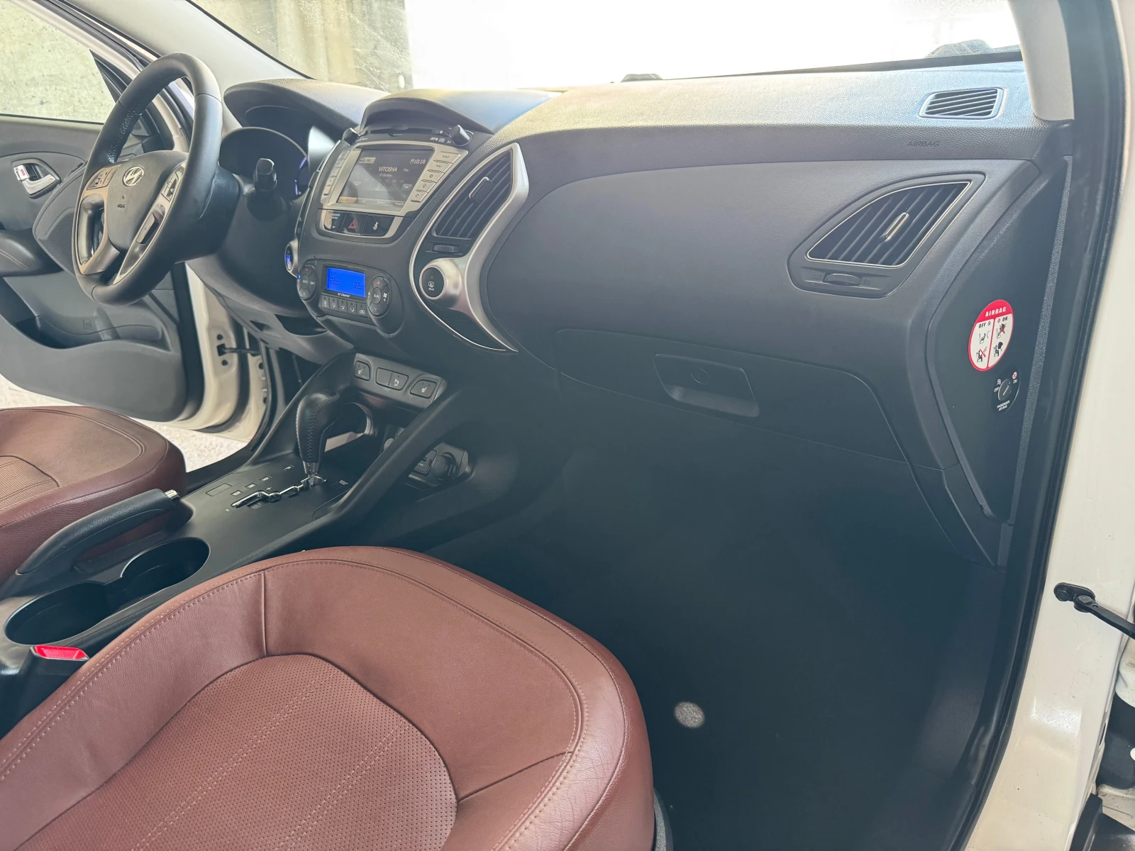 Hyundai IX35 2.0 AUTOMAT, снимка 9 - Автомобили и джипове - 54817279