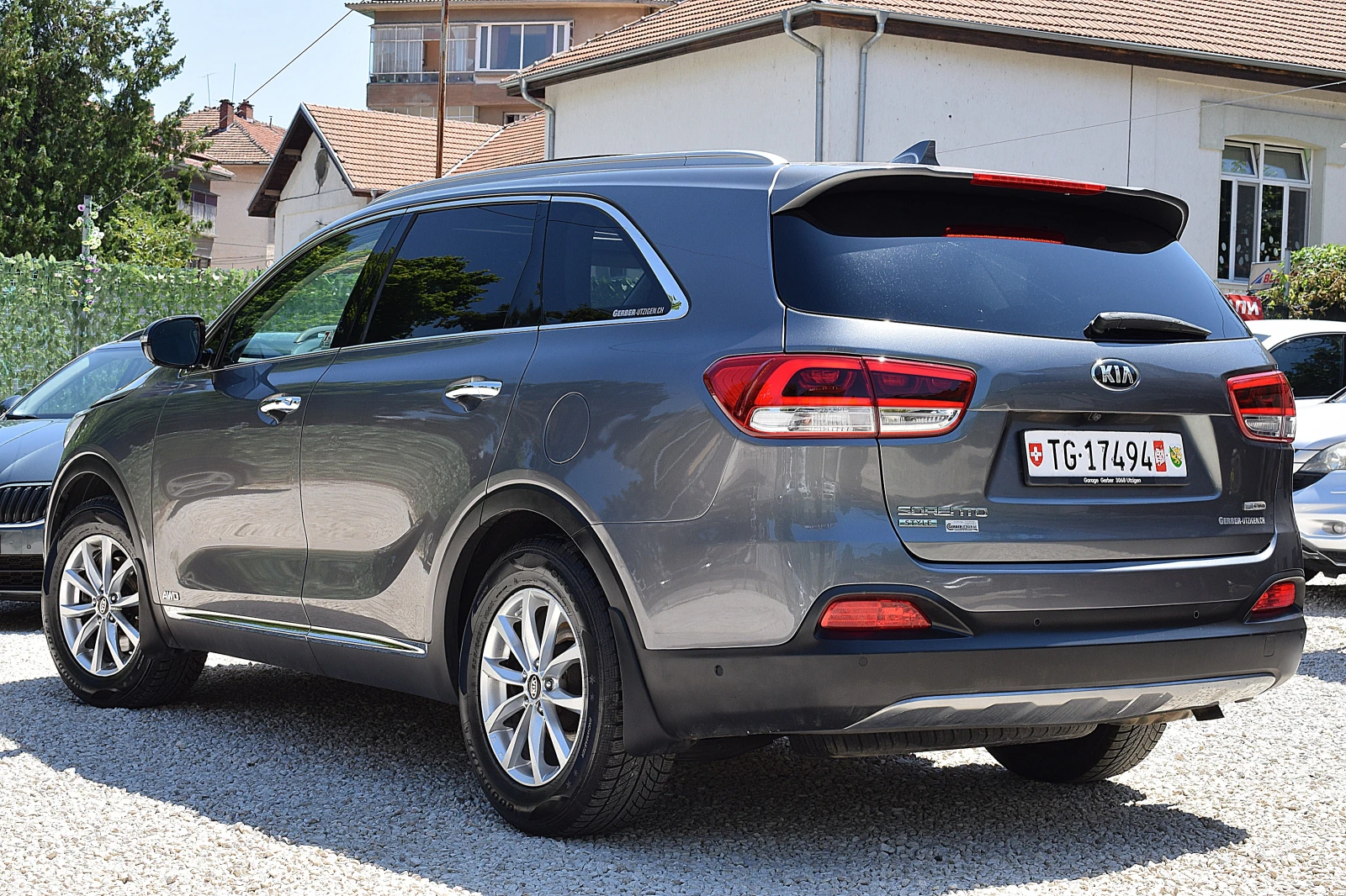 Kia Sorento 2.2ШВЕЙЦАРИЯ-7МЕСТА/ДИСТРОНИК/КОЖА/НАВИ/LANE ASSIS, снимка 5 - Автомобили и джипове - 55427122