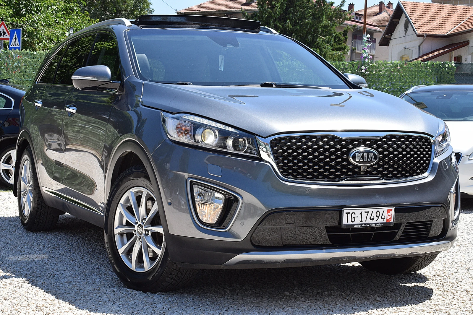 Kia Sorento 2.2ШВЕЙЦАРИЯ-7МЕСТА/ДИСТРОНИК/КОЖА/НАВИ/LANE ASSIS, снимка 3 - Автомобили и джипове - 55427122