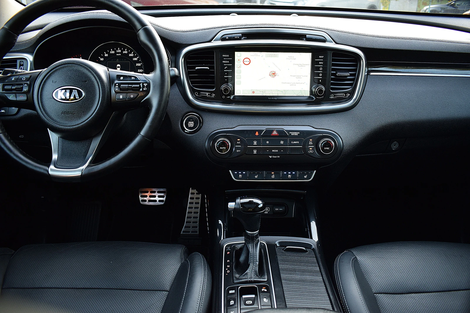 Kia Sorento 2.2ШВЕЙЦАРИЯ-7МЕСТА/ДИСТРОНИК/КОЖА/НАВИ/LANE ASSIS, снимка 10 - Автомобили и джипове - 55427122