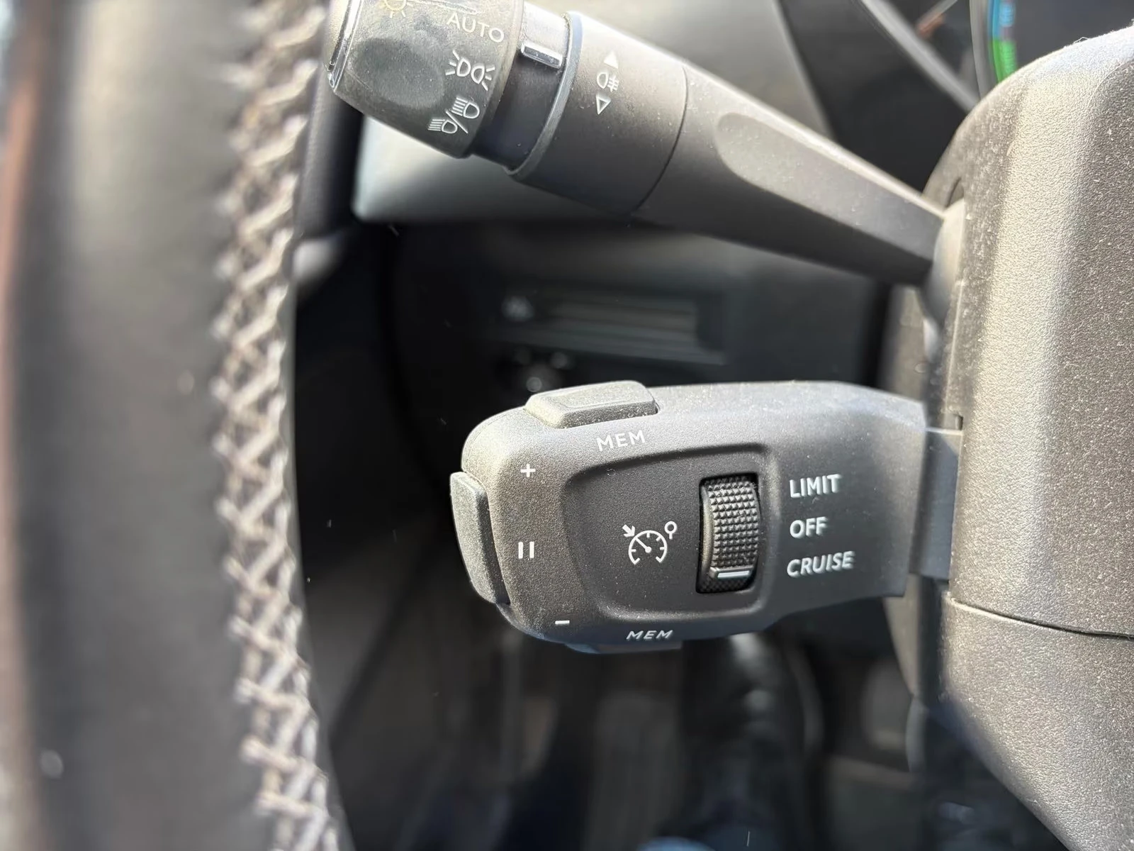 DS DS 3 Crossback E-TENSE/136HP/RIVOLI/CAM/H.PUMP/CPLAY/DIGI/547q, снимка 7 - Автомобили и джипове - 55475453