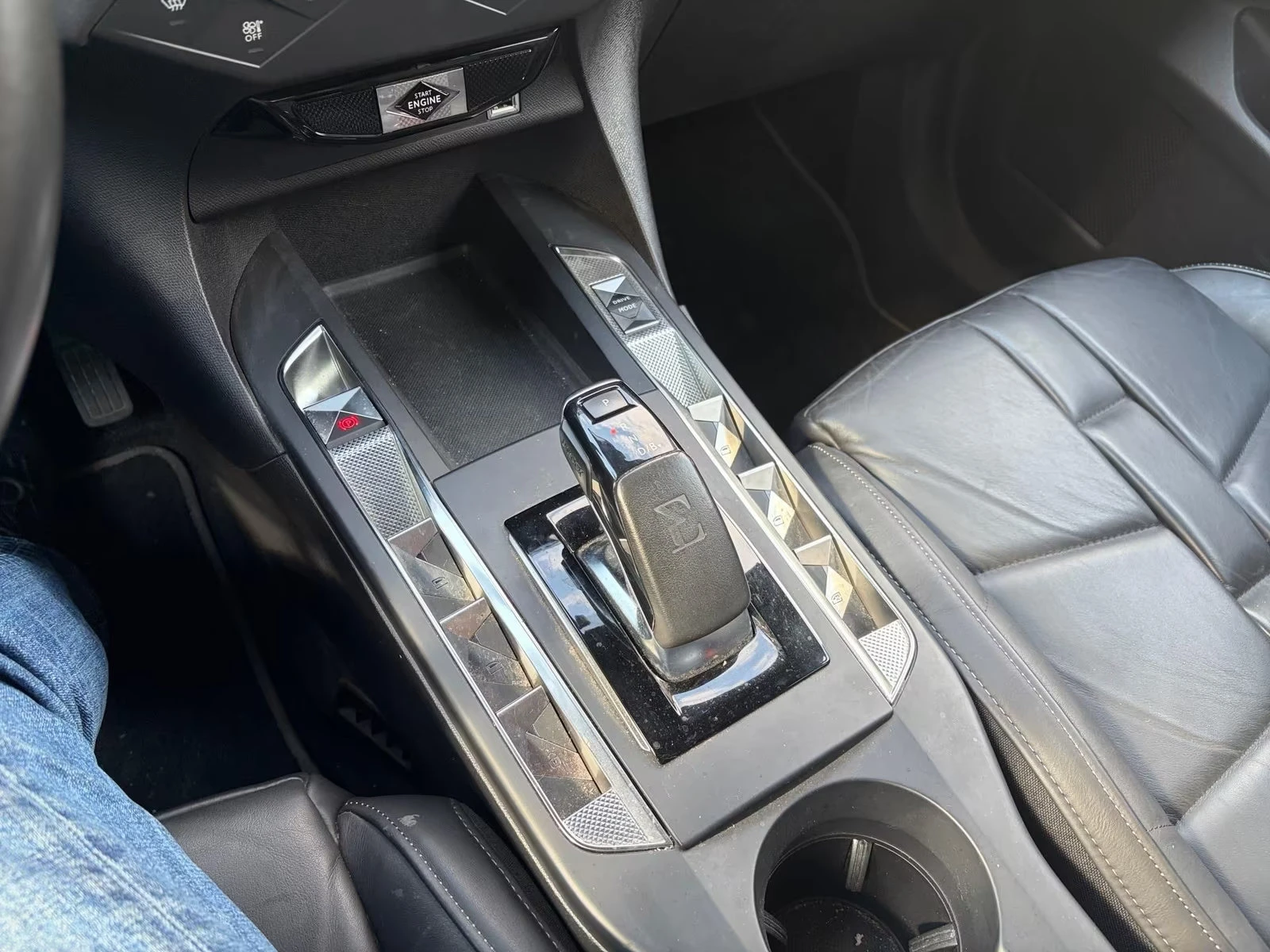 DS DS 3 Crossback E-TENSE/136HP/RIVOLI/CAM/H.PUMP/CPLAY/DIGI/547q, снимка 10 - Автомобили и джипове - 55475453