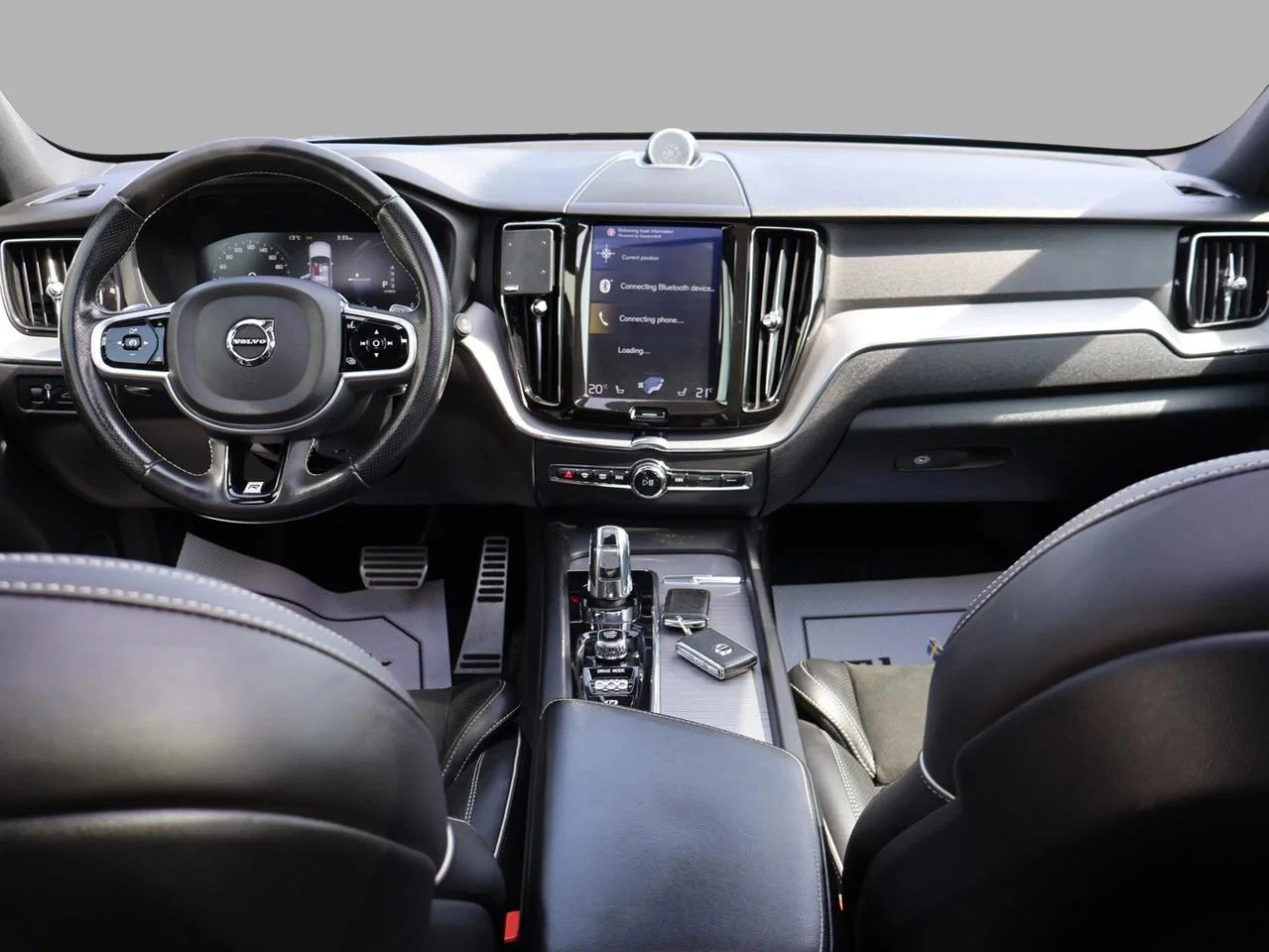 Volvo XC60 T8 R-Design Plug-in Hybrid AWD, снимка 8 - Автомобили и джипове - 55616052