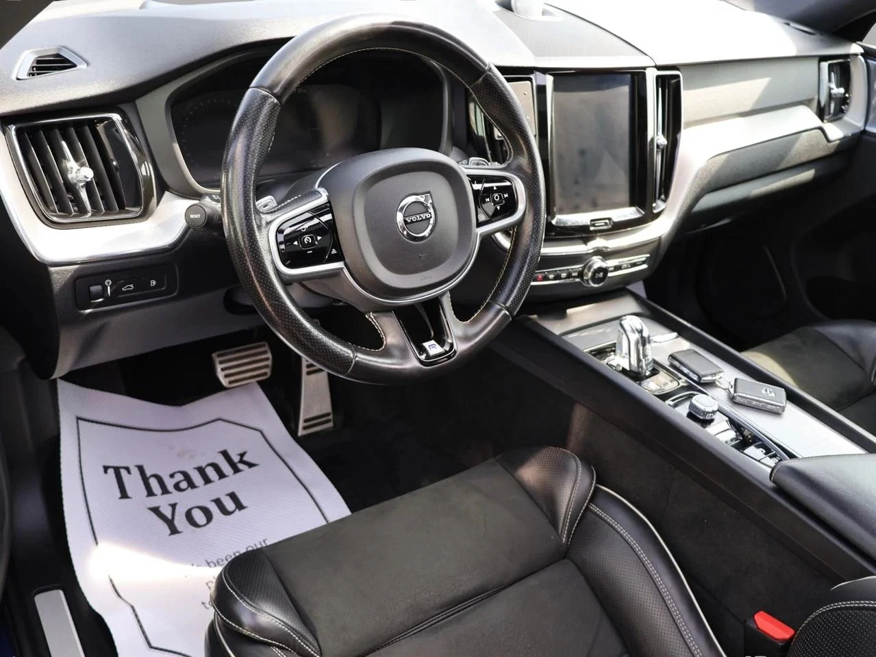 Volvo XC60 T8 R-Design Plug-in Hybrid AWD, снимка 6 - Автомобили и джипове - 55616052