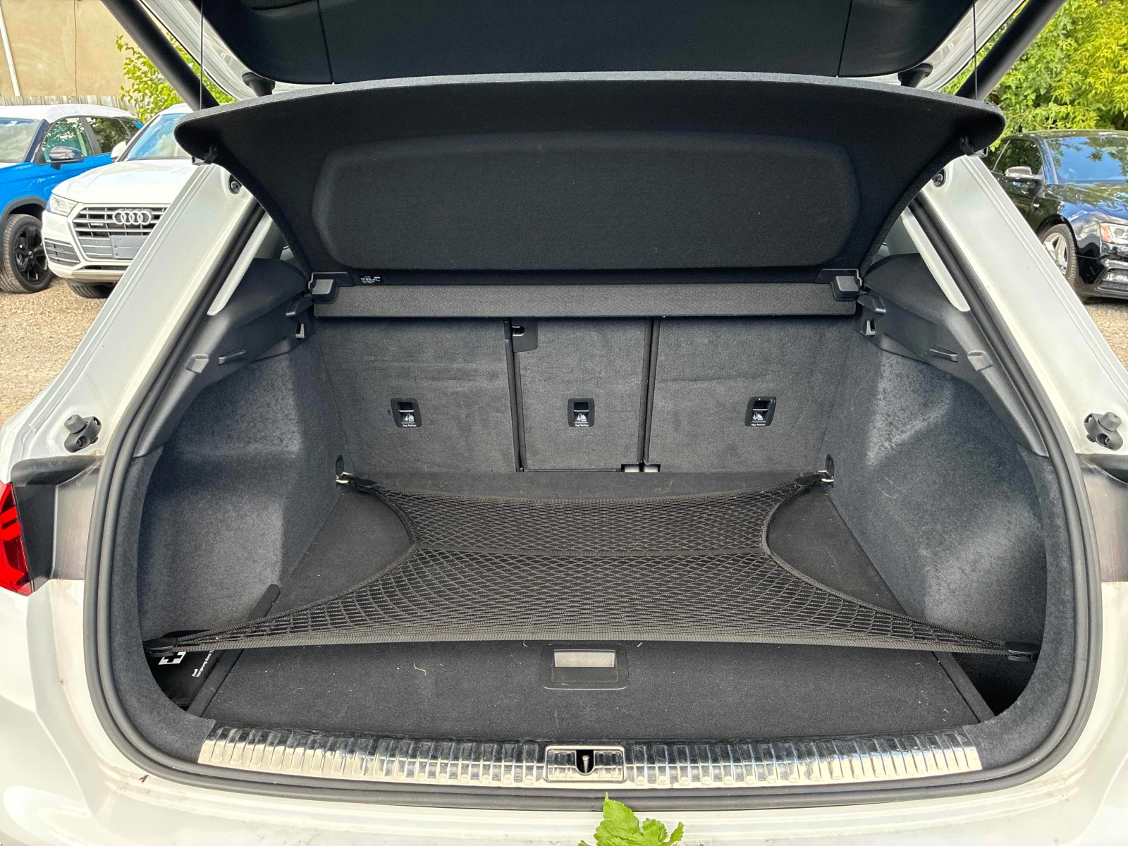 Audi Q3 QUATTRO * ГЛАВНО ПРЕДСТАВИТЕЛСТВО НА VOLKSWAGEN* , снимка 12 - Автомобили и джипове - 56062807
