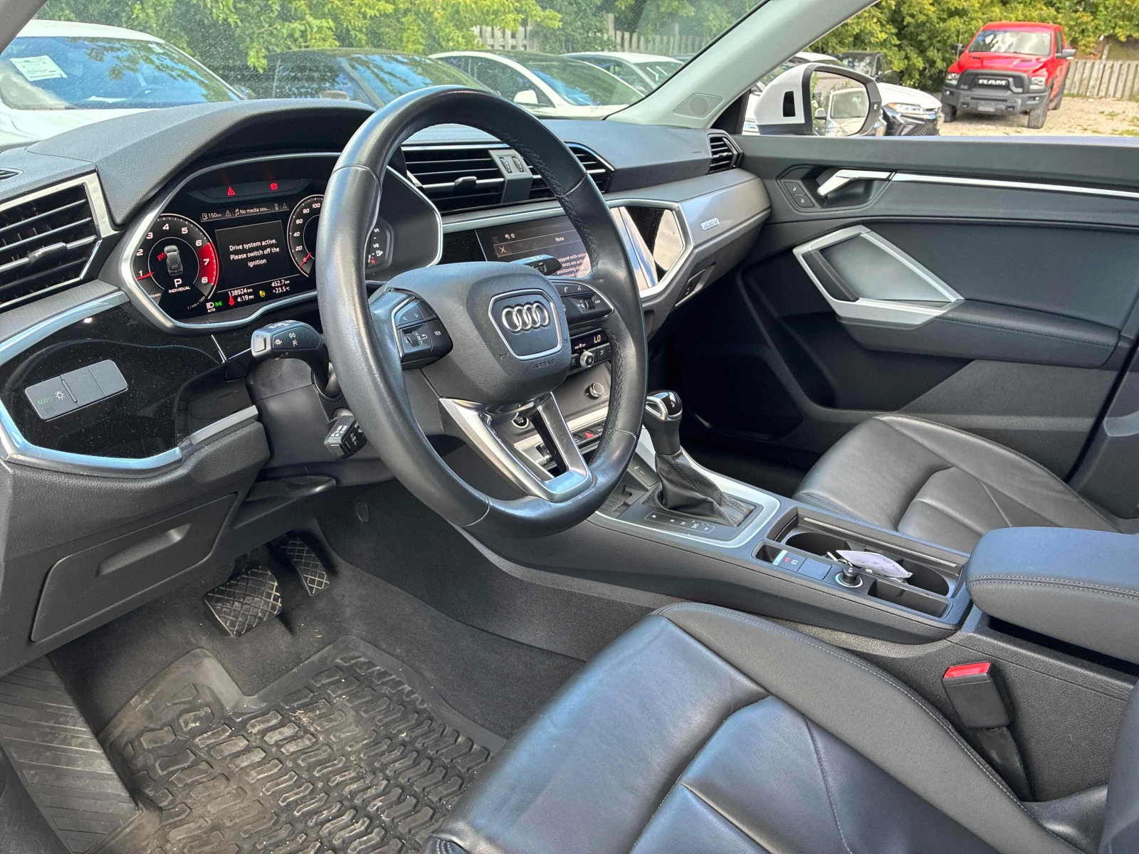 Audi Q3 QUATTRO * ГЛАВНО ПРЕДСТАВИТЕЛСТВО НА VOLKSWAGEN* , снимка 7 - Автомобили и джипове - 56062807