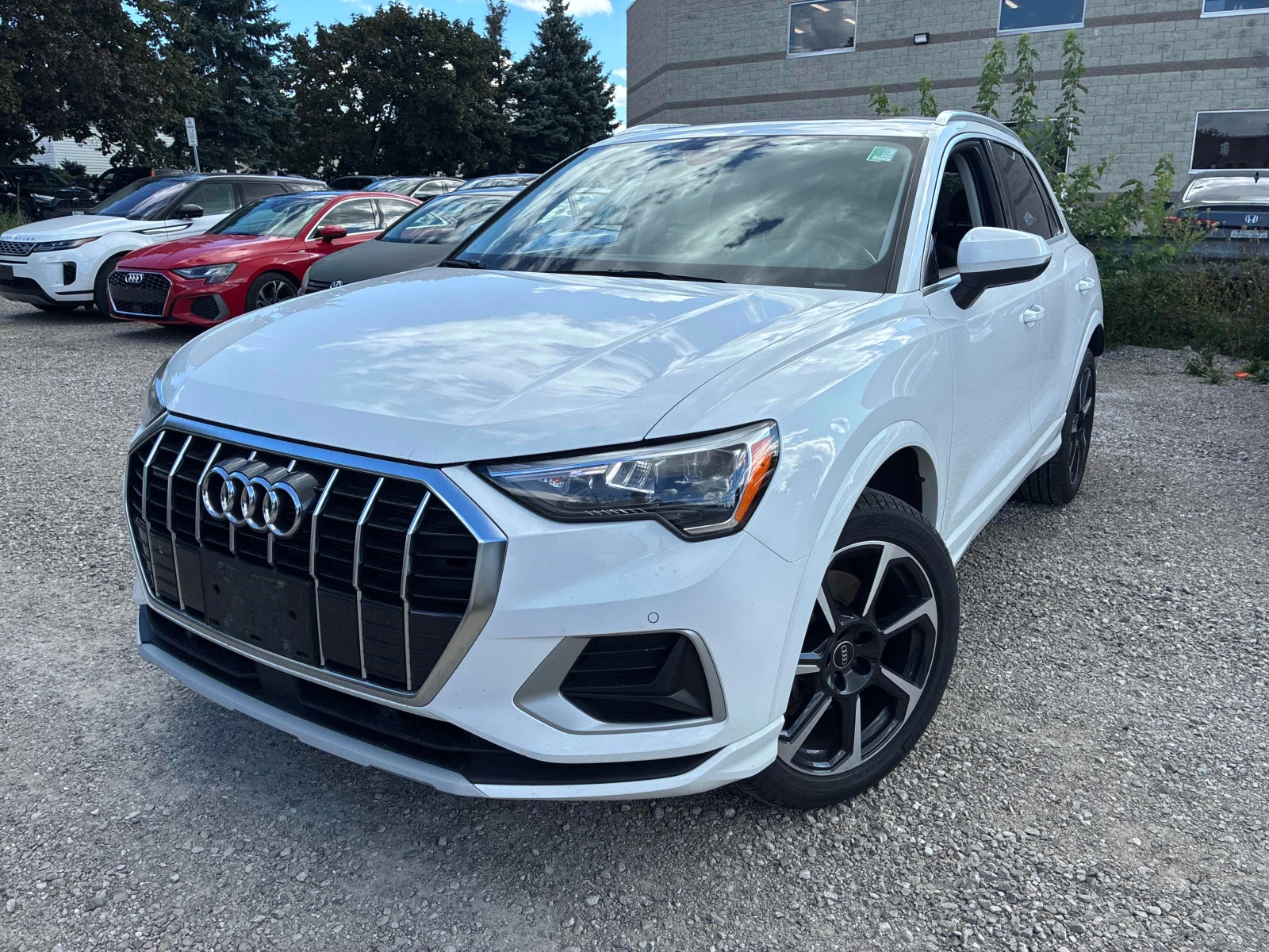 Audi Q3 QUATTRO * ГЛАВНО ПРЕДСТАВИТЕЛСТВО НА VOLKSWAGEN* 