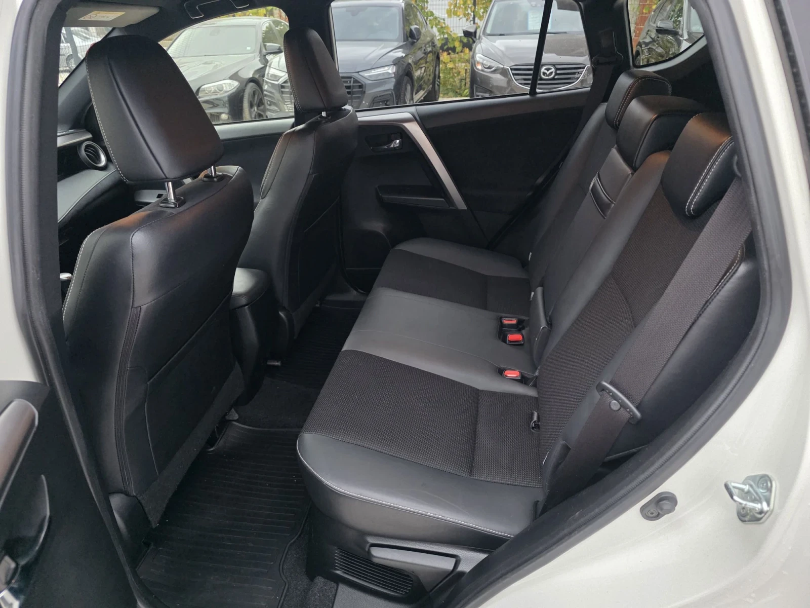Toyota Rav4 FULL SERVICE IN TOYOTA 4�4 ���� ������ �������  | Mobile.bg � ����������� 7