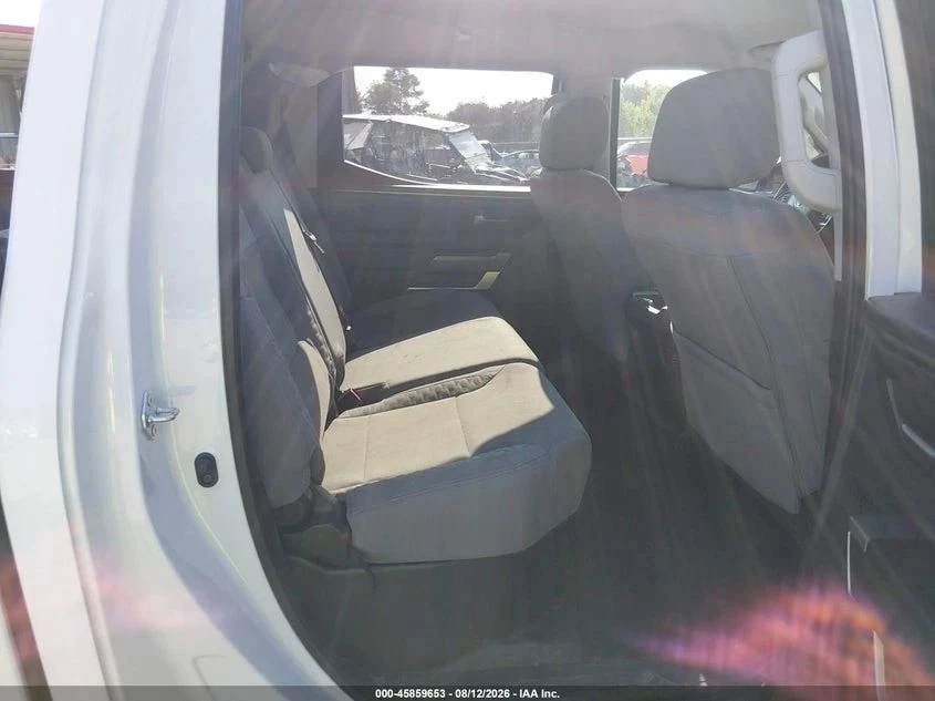 Toyota Tundra, снимка 8 - Автомобили и джипове - 56686348